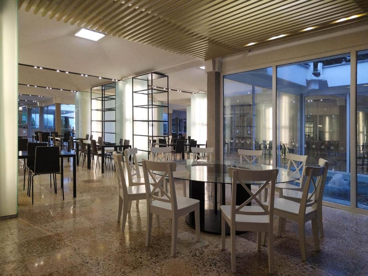 Hotel Cupidon Saturn Bagian luar foto