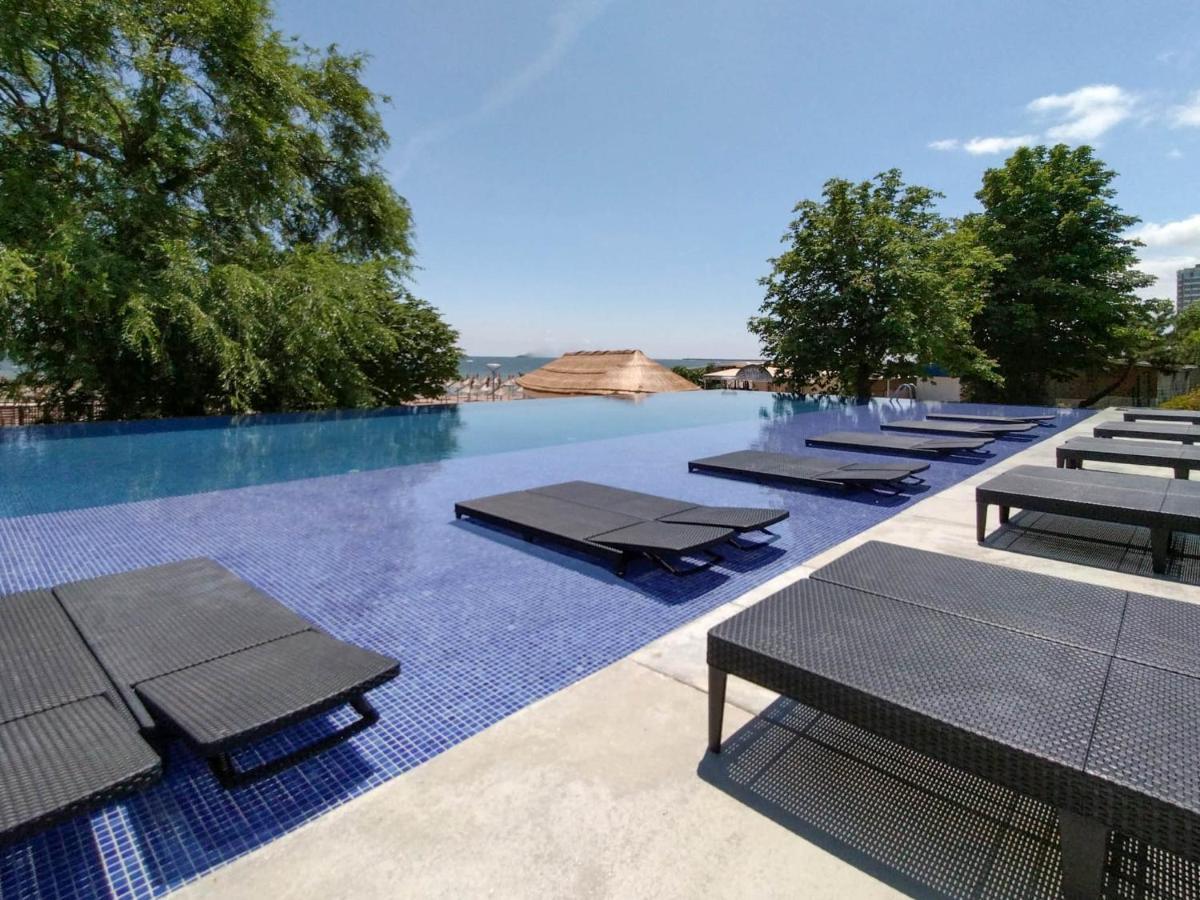 Hotel Cupidon Saturn Bagian luar foto