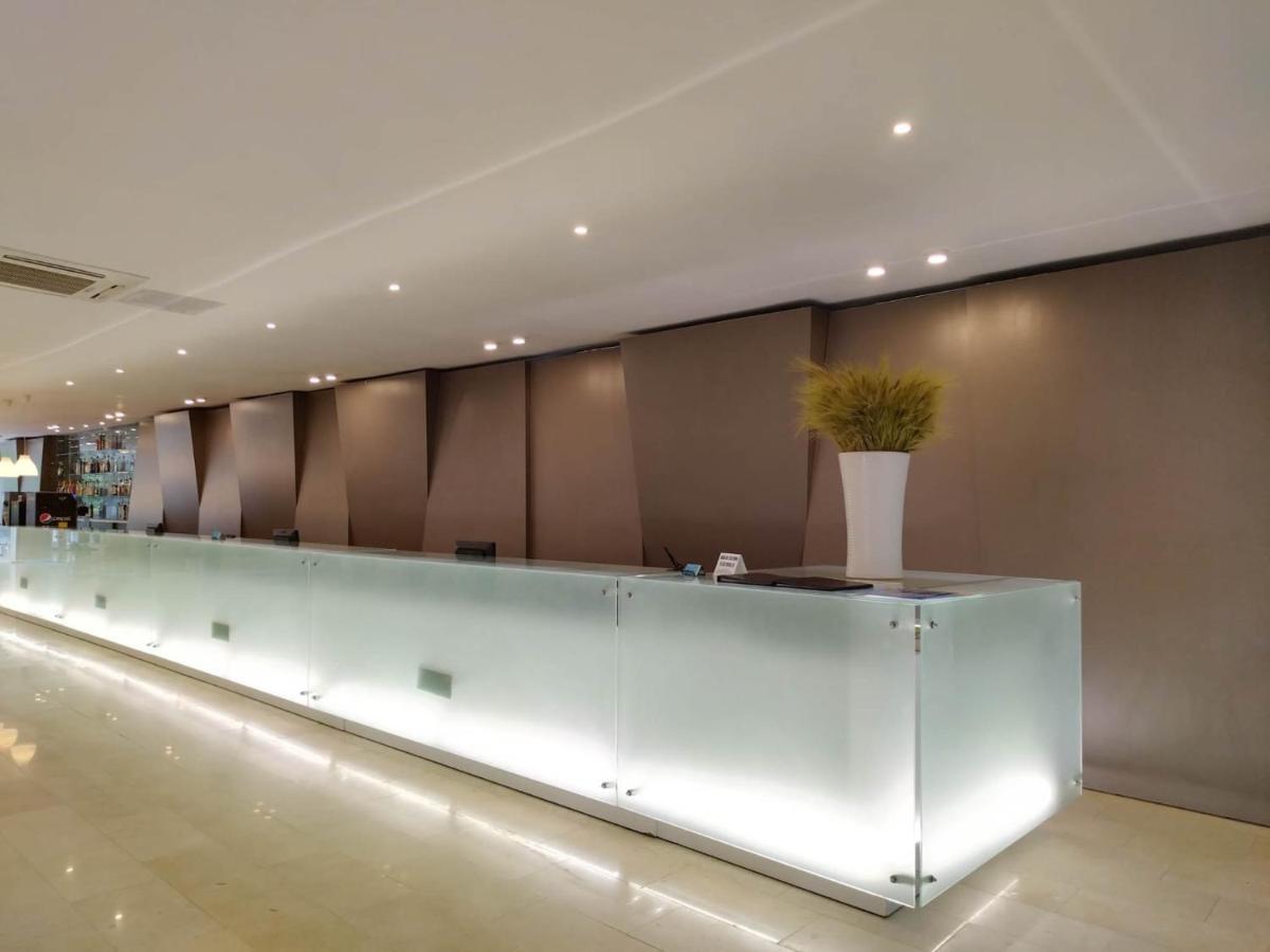 Hotel Cupidon Saturn Bagian luar foto